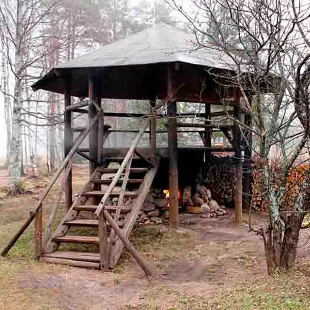 gazebo hot tub designe in private garden